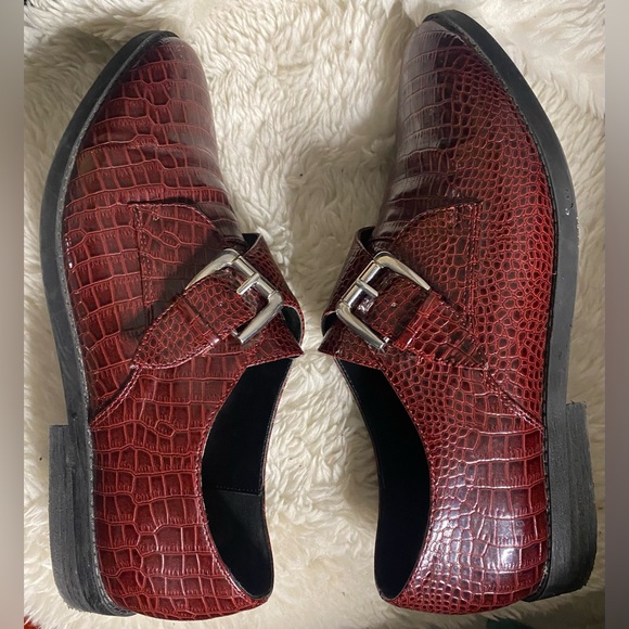 Aldo Loafers, Red Faux Crocodile size 9 - Picture 4 of 5